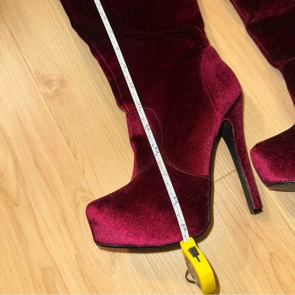 Shoe Dazzle Over-the-Knee / Thigh High Platform Velvet-Like Boots, Size 7 - Picture 3 of 10